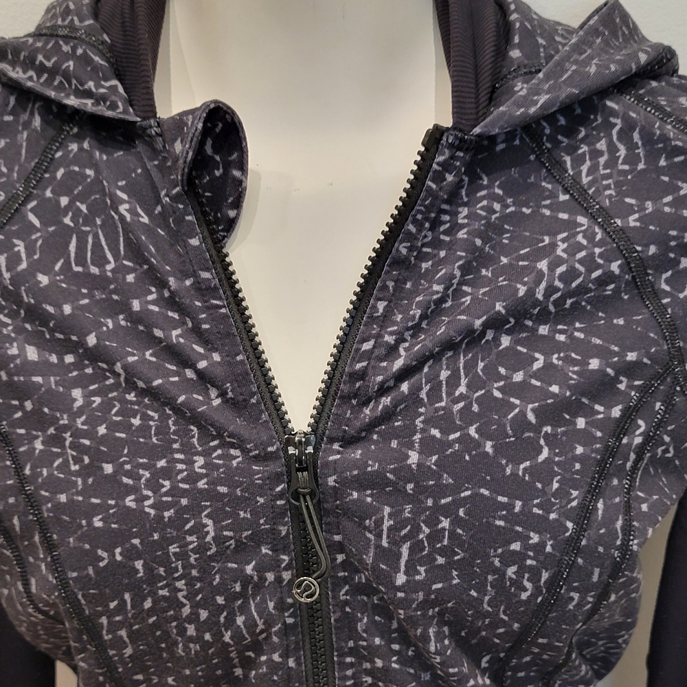 LULULEMON Grey Daily Practice Jacket - Picture 13 of 13